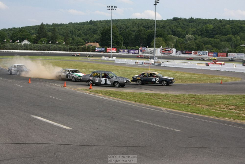 Illustration for article titled The 24 Hours Of LeMons New England 2009 Über Gallery, Part 5